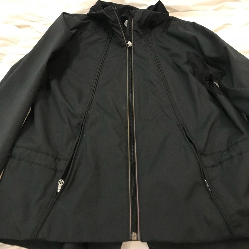 Lululemon black lightweight jacket size 6